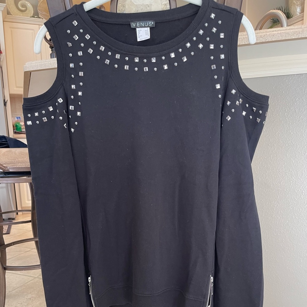 Venus cold shoulder sweatshirt